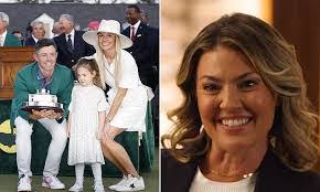 Andrew Halstead's Instagram, Twitter & Facebook