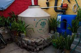 La cosecha de agua de lluvia es , según la semarnat, la captación de la precipitación pluvial para usarse en la vida diaria. Los Recolectores De Lluvia Benefician A 100 000 Capitalinos De Cinco Alcaldias