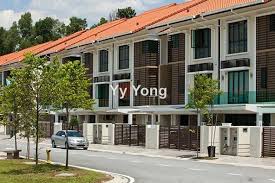 Welcome to emerald hills, an exclusive gated and guarded residential enclave enveloped by lush green hills and the calming blues of a central lake in the bustling township of alam damai. Emerald Hill Condominium 3 1 Bedrooms For Sale In Cheras Kuala Lumpur Iproperty Com My