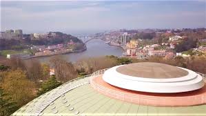 The palácio da bolsa is located beside the st francis church of porto, which was once part of the st francis convent, founded in the 13th century.in 1832, during the liberal wars, a fire destroyed the cloisters of the convent, sparing the church. O Novo Miradouro 360Âº Do Porto Ja Esta Aberto A Visitas