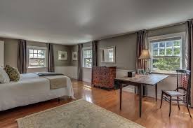 8 Ways To Fix A Home With Low Ceilings Maison Mass Low Ceiling Low Ceiling Bedroom Window Treatments Bedroom