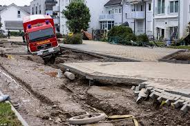 In blessem de, a stadtteil of erftstadt, floodwaters of the erft river inundated a quarry on 16 july, leading to a major landslide with several people possibly killed.3637 around 40 meters of the. Slo0a Sjftamam