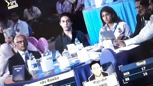 Juhi chawla's daughter jhanvi chawla's picture goes viral. Shah Rukh S Son Aryan Juhi Chawla S Daughter Becomes Part Of Ipl Auction Photos Go Viral Jagran Times