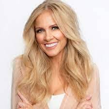 Kelly Killinger's Instagram, Twitter & Facebook