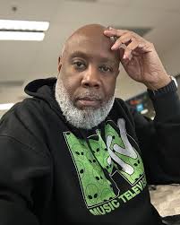 Happy Birthday Dikembo Mutombo! My first basketballshoes ever was the  adidas Mutombo. My parents got them for me, when I started playing  Basketball in my local club. So many good memories: learned