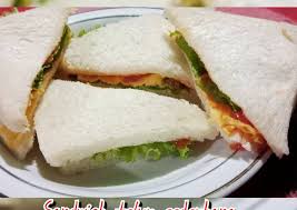 Masukkan mayonis dan gaul sebati. Cara Mudah Membuat Sandwich Telur Sederhana Praktis
