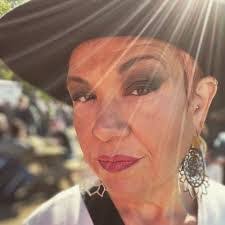 Stephanie Robillard's Instagram, Twitter & Facebook