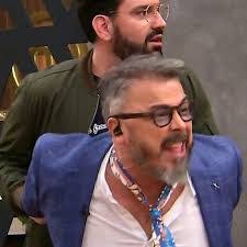 Linda Miko's Instagram, Twitter & Facebook