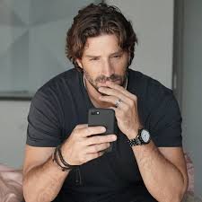 Protagonizada por erick elías , ilse salas , mariana treviño y david chocarro , el nuevo drama con tintes de comedia de la cadena telemundo es una adaptación de la exitosa historia argentina 100 días para enamorarse. Emiliano Tendra Una Noche Llena De 100 Dias Para Enamorarnos Facebook