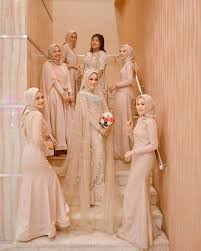 Bridesmaid Dresses Hijab Muslim Simple Bridesmaid Dresses Hijab Style Bridesmaid Dresses Hijab Maroon Di 2020 Gaun Pengantin Sederhana Pakaian Pernikahan Gaun