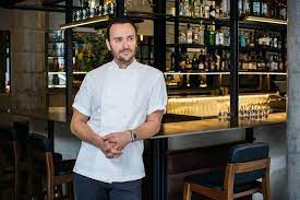 The new menu, which is unlike anything else top chefs, from jason atherton to gordon ramsay and rachel khoo, reveal their summer recipes. Who Is Jason Atherton Where Are The Chef S Brigade Presenter S Restaurants In London And Around The World London Evening Standard Evening Standard