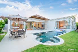 A regular rectangle swimming pool can be a very good choice if you like a simple swimming pool that is enough for your aquatic activity. Seven Indoor Pool Ideas That Would Upgrade Your Home