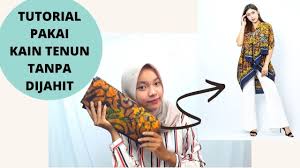 Kain tenun mbojo juga menjadi semacam pakaian wajib yang harus dikenakan oleh para wanita muslim bima ketika hendak bepergian atau keluar rumah. Tutorial Pakai Kain Tenun Jadi Baju Tanpa Dijahit 0858 7782 1413 Youtube