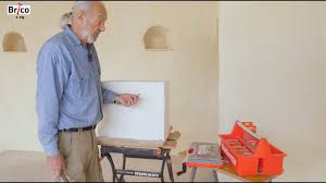 Choisir Une Cheville En Fonction Du Mur Tuto Bricolage Avec Robert Youtube