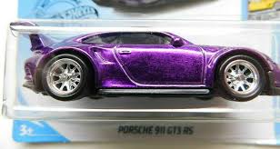 Part of the factory fresh series. Hot Wheels Porsche 911 Gt3 Rs 1 64 Amazon De Spielzeug