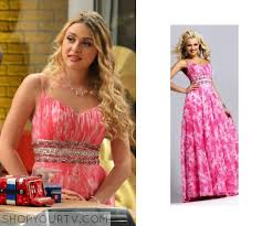Austin and ally carrie (page 1) dez and carrie piper austin & ally wiki these pictures of this page are about:austin and ally carrie Fashion Style From Austin Ally