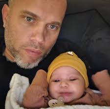 Hola queridos amigos, alguien podría indicarme donde co seguir estos  soportes de faros auxiliares para la Adv. Gracias!!