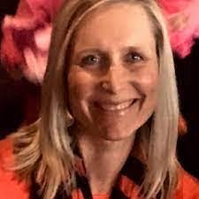 Robyn Yoder's Instagram, Twitter & Facebook