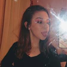 Isabella Purcell's Instagram, Twitter & Facebook