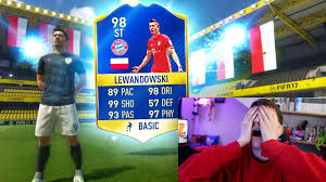 The fifa 21 ultimate team of the season (tots) squad has finally been revealed as part of the fut 21 tots promo, with lionel messi, robert lewandowski, kylian mbappe and cristiano ronaldo all. The Worst Way To Pack Tots Lewandowski Youtube