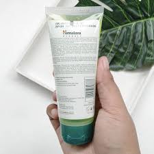Memenuhi permintaan review produk drugstore, aku buat review produk himalaya herbals! Review Himalaya Herbals Neem Series What Indira Loves