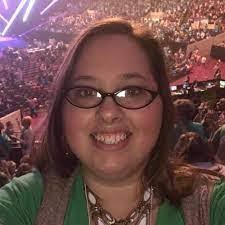 Karen Lebo's Instagram, Twitter & Facebook