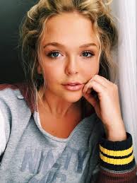 Girls just wanna have fun! Left to right: Heleen