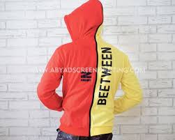 Download Hoodie Merah Kuning Dengan Sablon Tulisan Bagian Belakang Hoodie Sweater Jaket