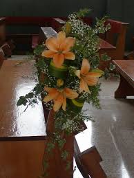 Lo mejor ✅ arreglos florales de cumpleaños entrega mismo día, florerias exprés, entregas a domicilio df, cd de mex, regalos, alto diseño. Boda Decoracion De Bancas Iglesia Pew Flowers Floral Arrangements Table Decorations