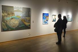 Accesul în muzeu se încheie cu jumătate de oră înainte de închidere. Reportaj Noaptea AlbÄ A Galeriilor O CursÄ News Ro