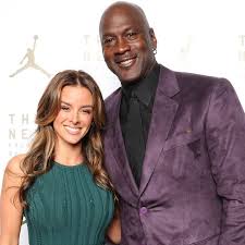 We at bright side decided to dispel the myths that have been woven around these women once and for all. Meet The Spouses Of The World S Richest People Finance 101