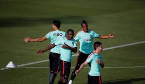 Seleção ‏) هو ممثل البرازيل في كرة القدم الرجالية الدولية، تحت رقابة الاتحاد البرازيلي لكرة القدم وهو الهيئة الإدارية. Ù‚Ø§Ø¦Ù…Ø© Ø§Ù„Ù…Ù†ØªØ®Ø¨ Ø§Ù„Ø¨Ø±ØªØºØ§Ù„ÙŠ Ù„ÙƒØ£Ø³ Ø§Ù„Ù‚Ø§Ø±Ø§Øª