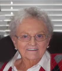 Sandy Newcomb's Instagram, Twitter & Facebook