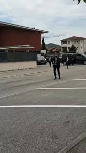 Herr filbinger wurde geohrfeigt und die schlägerin später hoch. 5dpq8td10brsrm