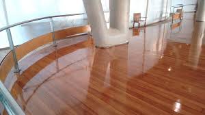 Olá trabalho com vendas e colocação de deck de madeira na cidade de joinville e região de sc.temos deck de pinos auto clavado para piscinas,revestimentos de parede,fachada de loja,paredes decorativas. Restauracao De Assoalho De Madeira Aplicadora Requinte