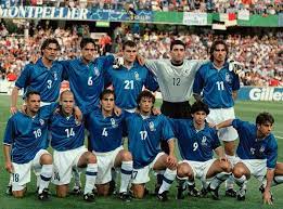 France98 Che Italia Maldini Nesta Vieri Pagliuca D Baggio R Baggio Di Biagio Cannavaro Moriero A Football Team Pictures Italy Team Italy National Football Team
