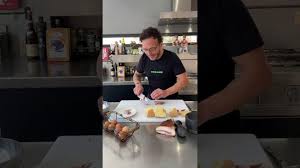 Spaguetti Carbonara By Chef Simone Zanoni Language French Youtube In 2021 Carbonara Italian Chef Chef