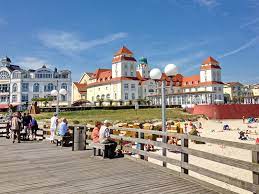 Binz is a rather tall and lanky man, with large lips and broad shoulders that appear disproportional to his long arms. Ostseebad Binz Nutzliche Tourismus Informationen