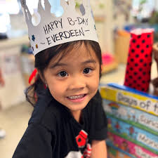 🎂🥹 and just like that, @meridenangeles and I have a 5 year old  @littlequeeneverdeen 🐞 Happy birthday to our little #Evie who went with a  @miraculous theme for today. Simply the best!