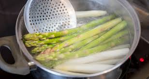 Découvrez ces astuces efficaces faites maison qui vous permettent de blanchir vos dents et vous débarrasser des dents jaunes. Comment Blanchir Et Congeler Les Asperges Asperges Primera