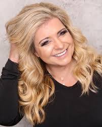 Christine Potts's Instagram, Twitter & Facebook