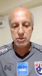 Treinador Alexandre Gama manda recado pro Ronaldinho