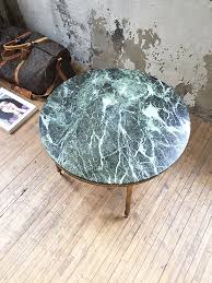Table basse néoclassique maison ramsay bronze doré et marbre vert, circa 1950. Table Basse Marbre Vert Mein Lieber