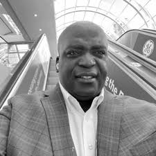 Tyrone Moses (@AppleMoses)