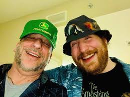 Joe Kennett's Instagram, Twitter & Facebook