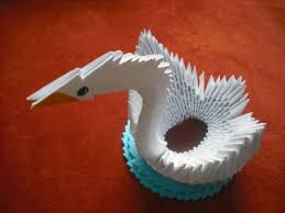 Pentru fiica mea care este studenta si anul acesta se poarta brosele, martisoare ce pot fi purtate si restul anului, avem pentru toate varstele. Idei De Martisoare Tehnica Quilling Si Origami Suntparinte Ro