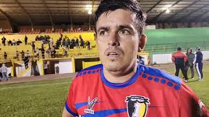 Allan Medina de cabeza tiene ganando a Tigres de Jumay en Jalapa vs Ipala.  1-0.