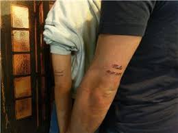Maybe you would like to learn more about one of these? Yazi Isim Dovmeleri Cesitleri Kategori Tattoo Piercing