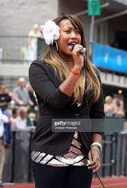 If you're unfamiliar, every year queen bey pays homage to influential women on halloween. Mary Joyner Daughter Of Florence Griffith Joyner Sings The National Track And Field Olympic Track And Field Us Olympics
