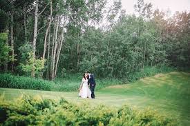 The inn features 193 heated rooms featuring tea and coffee making facilities, a microwave oven, and a refrigerator. Calgary Blackfoot Inn Wedding Archives Winter Lotus Photography